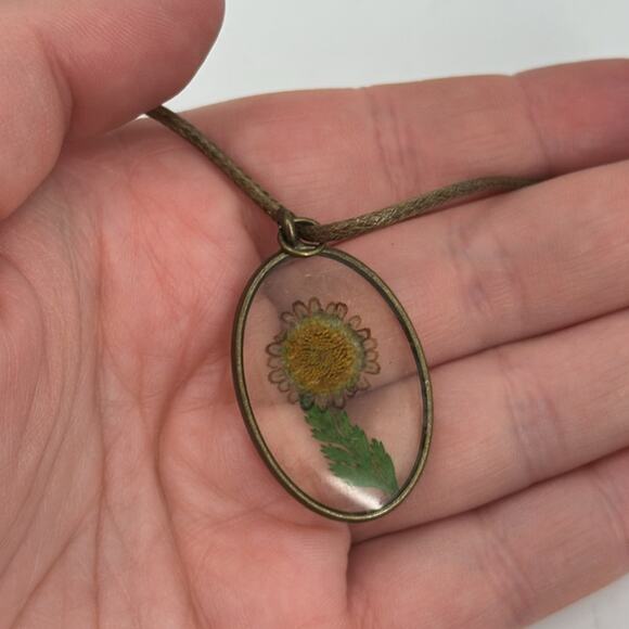 Pressed dandelion 18 inch necklace - Picture 4 of 5